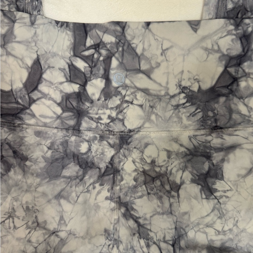 Lululemon shibori full on leggings - Picture 4 of 8